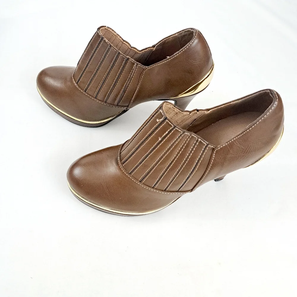 Mark Women's Brown Stiletto Platform Pumps With Gold accent  Sz 7